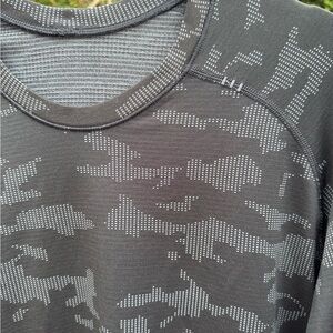 Lululemon Black & Gray Camo Long Sleeve Workout Tee